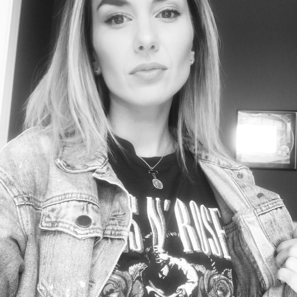 Welcome to my closet 🖤Posh Ambassador🖤